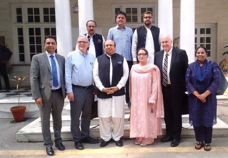 وزیر خزانہ پنجاب کی معروف بین الاقوامی ترقیاتی ماہر مارک میک کارڈ کی قیادت میں امریکی وفد سے ملاقات