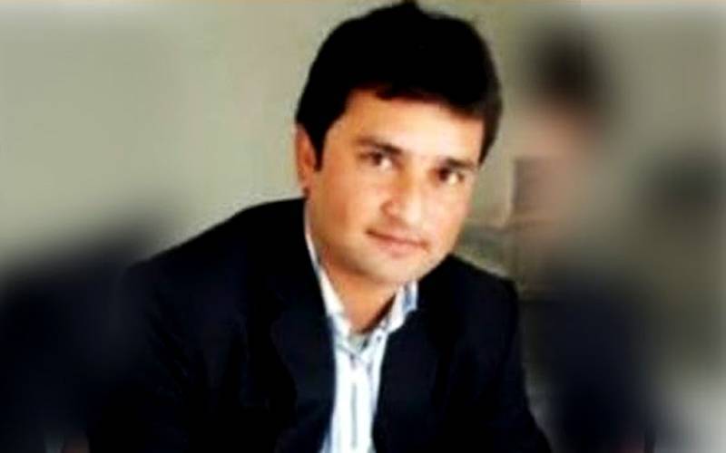 عمران خان کے قول و فعل میں تضاد، انہوں نے سیاست موروثیت کے خلاف شروع کی، اب فیملی کو آگے کردیا: فخر درانی