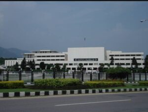 پی ٹی آئی نے 5 ارکان اسمبلی کو پارٹی سے نکال دیا