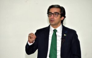 عمران خان کے بچوں کی پاکستان آمد کے اعلان سے مومینٹم بن رہا تھا لیکن بار بار علی امین گنڈاپور کے اعلانات سے مومینٹم ٹوٹ جاتا ہے، بیرسٹر سعد رسول