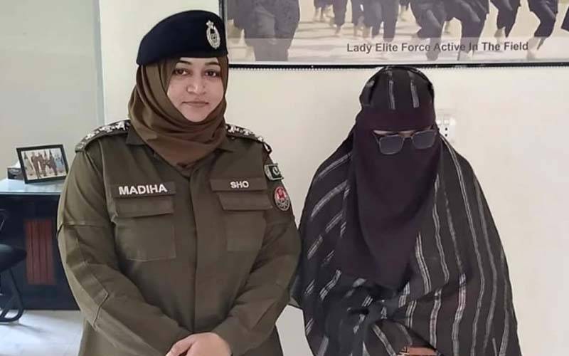 سیف سٹی آفیسر نے فیصل آباد میں نابینا خاتون کی خود کشی کی کوشش ناکام بنا دی