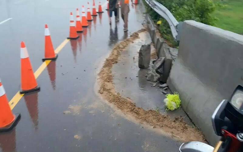اسلام آباد: نئی تعمیر شدہ ای الیون فلائی اوور پر بارش کے بعد دراڑیں پڑ گئیں