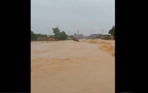 جہلم؛ تھانہ چوٹالہ کے 6 اہلکار سیلاب میں پھنس گئے