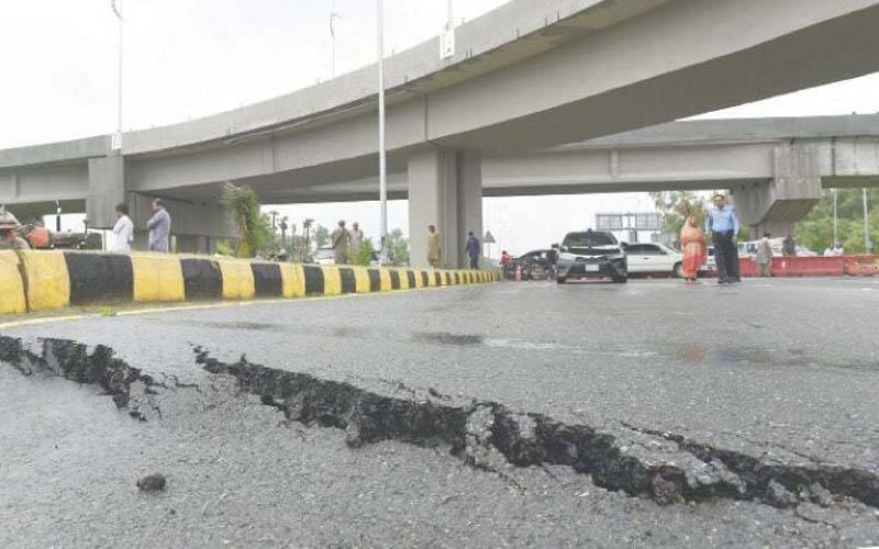 بارش نے 4.1 ارب روپے کے ایف-8 انٹرچینج منصوبے کے معیار کا پول کھول دیا