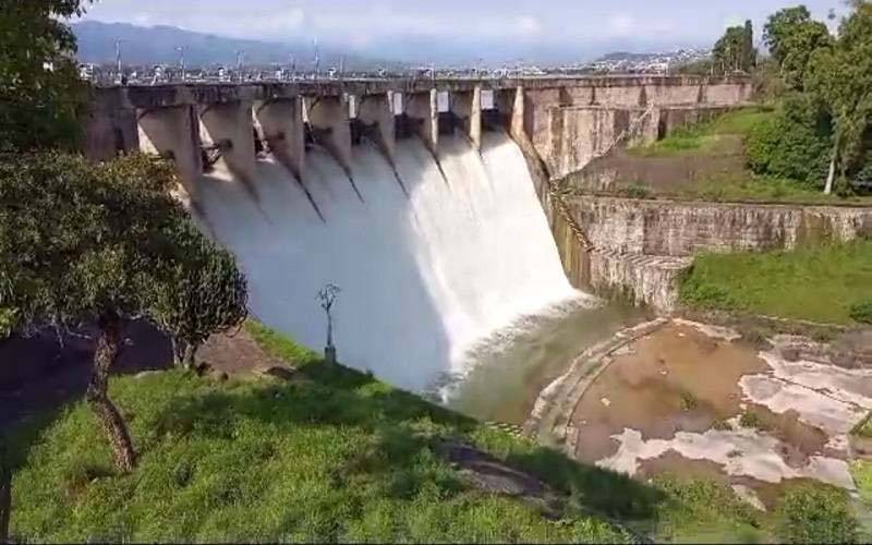 راول ڈیم میں پانی کی سطح خطرے کے نشان کے قریب پہنچنے پر سپل وے کھول دیئے گئے