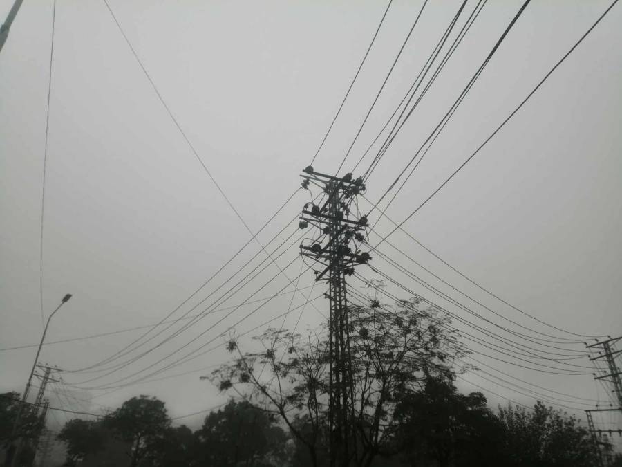 بجلی کی تقسیم کار کمپنیوں کی جانب سے اووربلنگ کے ذریعے 244 ارب بٹورنے کا انکشاف