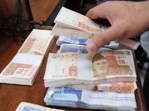 ٹرین کے ذریعے پاکستانی جعلی کرنسی کی سمگلنگ ناکام