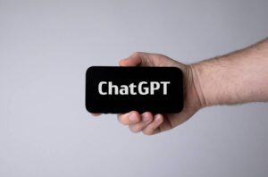 چیٹ جی پی ٹی کا بڑھتا استعمال، کیا گوگل ختم ہو جائے گا؟