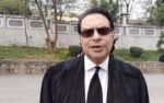 پارٹی کے لیڈر بانی پی ٹی آئی ہیں، شاہ محمود قریشی کے لیڈ کرنے کی بات غلط ہے، سلمان اکرم راجہ