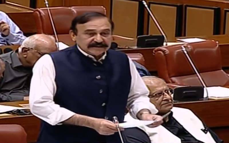 نشونما پروگرام میں 97 ارب روپے کی تقسیم، مفتاح اسماعیل کی کمپنی کو مبینہ طور پر ٹھیکہ دیے جانے کا انکشاف