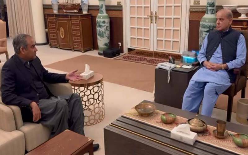 وزیراعظم شہبازشریف کی زائرین کیلئے خصوصی پروازوں کے انتظامات کی ہدایت