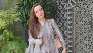معروف ڈیزائنر ماریہ بی نے ریحام خان کو آڑے ہاتھوں لے لیا