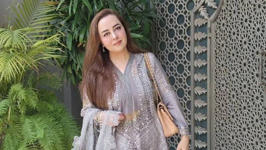 معروف ڈیزائنر ماریہ بی نے ریحام خان کو آڑے ہاتھوں لے لیا