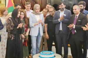 ٹوسٹ ماسٹرز کلب کے یو اے ای چیپٹر کی پہلی سالگرہ، نئے ممبران نے نفر حسین اور ان کی پوری ٹیم کو خراج تحسین پیش کیا