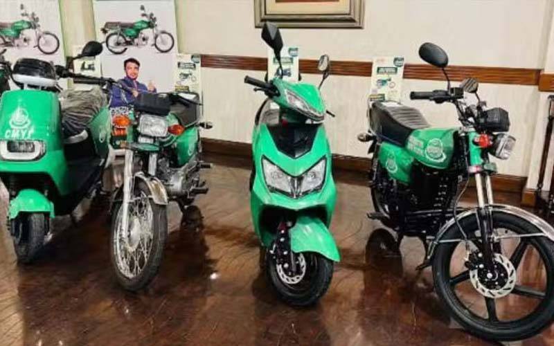 حکومت کا الیکٹرک بائیکس 2 سال کی اقساط پر دینے کا فیصلہ