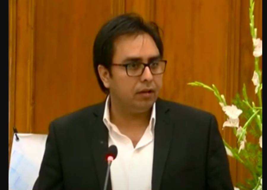 پہلے موجودہ حکومت کے خلاف خبریں نہیں آتی تھیں لیکن اب آنا شروع ہو گئی ہیں، شہباز گل