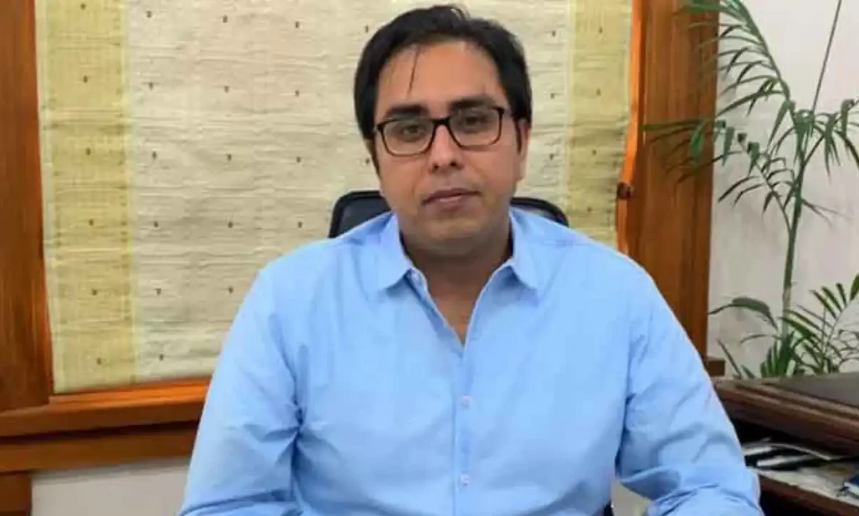 کرپٹو سٹوری میں عثمان شامی نے علی ڈار کا نام لے کر تفصیل بیان کی ہے، اسحاق ڈار کے خلاف ضرور کچھ ہونے والا ہے ورنہ ان لوگوں کا نام لے کر ٹی وی پر خبر دینے کی اجازت نہیں تھی، شہباز گل