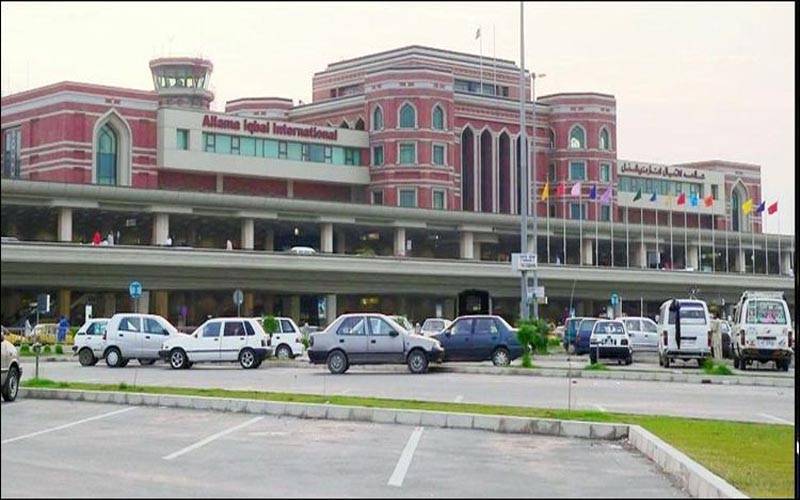 بیرون ملک فرار ہونے کی کوشش، ایک شوگر ڈیلر لاہور اور دوسرا کراچی ایئرپورٹ پر آف لوڈ کر دیا گیا