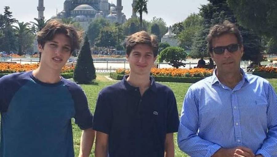 اگر قاسم اور سلمان نے برطانوی شہری بن کر پاکستان آنا ہے تو ایسی صورت میں برطانوی حکومت نے انہیں مظاہروں اور ہجوم سے دور رہنے کی ہدایت کی ہے، عثمان شامی