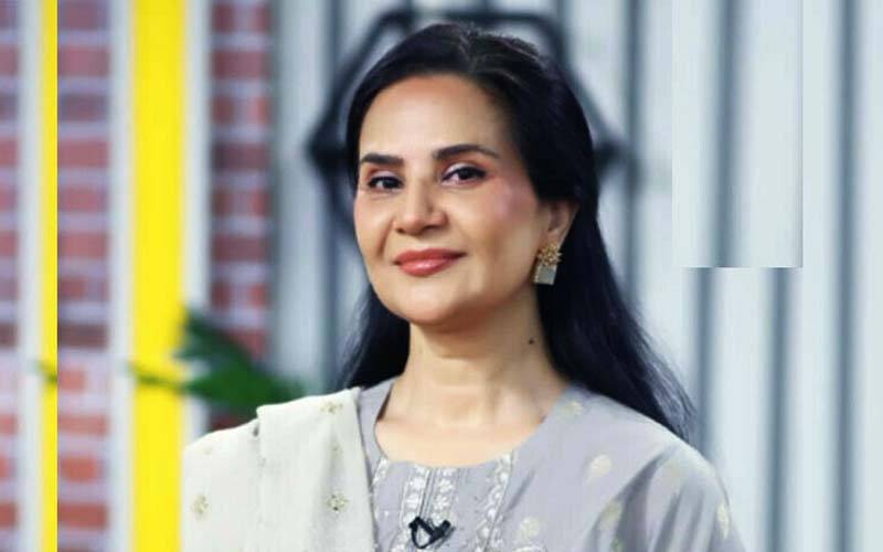 سینئر اداکارہ منزہ عارف کا نئی شادی شدہ لڑکیوں کو جلد بچے پیدا کرنے کا مشورہ