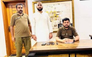 لاہور گلبرگ میں 15 لاکھ روپے ڈکیتی کے ڈرامے کا پول کھل گیا