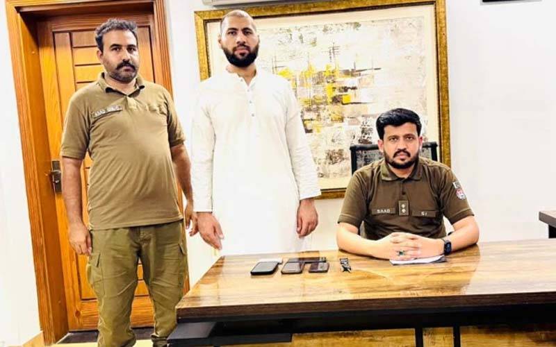 لاہور گلبرگ میں 15 لاکھ روپے ڈکیتی کے ڈرامے کا پول کھل گیا