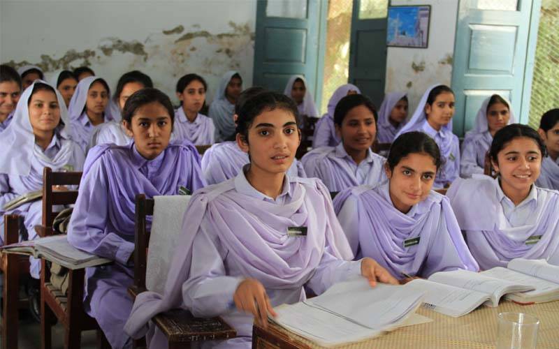 پنجاب حکومت نے اسکولز کی چھٹیاں بڑھانے کا فیصلہ تبدیل کر دیا۔