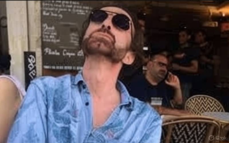 سپر ہٹ سیریز 'ایمیلی اِن پیرس' کے اسسٹنٹ ڈائریکٹر اچانک دوران شوٹنگ چل بسے