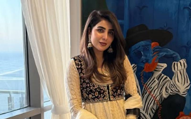 ایوارڈز خریدے جاتے ہیں پیسے ہونگے تو میں بھی خرید لوگی: اریبہ حبیب کا انکشاف