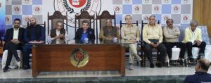 سینئر صحافی عبدالستار خان کی کتاب ’’ڈارک ٹاور آف اکاؤ نٹبیلیٹی‘‘ کی تقریب رونمائی، مجیب الرحمان شامی اور سہیل وڑائچ سمیت اہم شخصیات کی شرکت