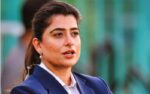 قومی ویمن ٹیم کی سابق کپتان ثناء میر کا گم ہوجانے والا پرس معجزاتی طور پر واپس مل گیا