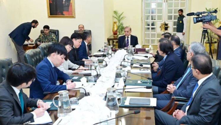 پاکستان کو سرمایہ کاروں کے لیے محفوظ ملک بنانے کے لیے پرعزم ہیں، وزیراعظم شہباز شریف کی جاپانی بینک کے عہدیدار سے ملاقات میں گفتگو