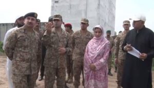 سیلاب: لاہور ڈویژن میں 500 فوجی افسران اور جوان امدادی کارروائیوں میں مصروف، 21 ریسکیو اینڈ ریلیف کیمپس قائم