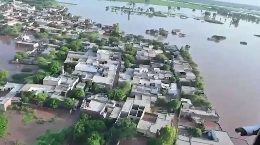 سیلاب سے متاثرہ ہزاروں خاندانوں کو محفوظ مقامات پر منتقل کیا جا چکا ہے: سہیل شوکت بٹ