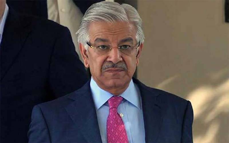 اصل کھانا تو بیوروکریسی کھا رہی ہے، سیاستدانوں کو تو صرف چوانیاں جاتی ہیں: خواجہ آصف