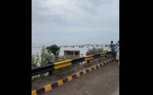 ساہیوال ؛دریائے راوی میں اونچے درجے کا سیلاب، پورے پورے گھر پانی میں ڈوب گئے