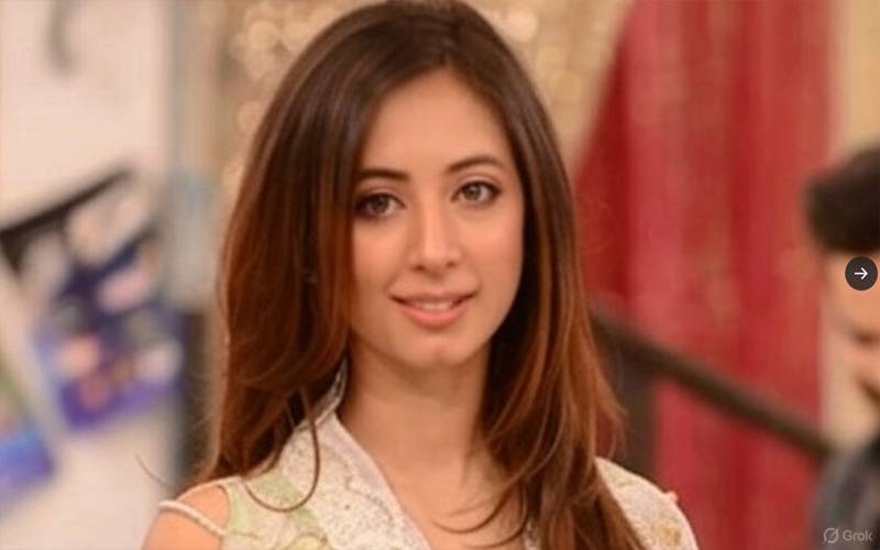اداکارہ کومل عزیز نے شوبز انڈسٹری چھوڑنے کی وجہ بتادی