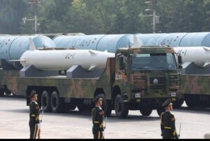 چین کی فوجی پریڈ میں پہلی بار اپنے سہ جہتی جوہری نظام کی رونمائی