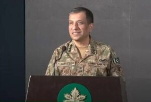 ڈی جی آئی ایس پی آر لیفٹیننٹ جنرل احمد شریف چوہدری کا مری کے مختلف تعلیمی اداروں کا دورہ