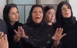 علیمہ خان پر انڈہ پھینکنے والی خواتین کا کس سیاسی جماعت سے تعلق ہے اور انڈہ کیوں پھینکا؟ ترجمان راولپنڈی پولیس نے بتایا