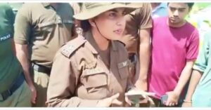 میں بھی آپ کے ساتھ لگتی ہوں، مٹی اٹھا کر بند مضبوط کرتے ہیں، ایس پی صدر ملتان ڈاکٹر خدیجہ عمر کی ویڈیو وائرل