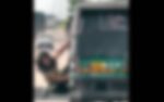 ڈاکوؤں سے بچنے کیلئے خاتون رکشے سے لٹک گئی، ویڈیو وائرل