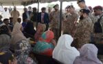 آرمی چیف کا قصور سیکٹر، جلالپور پیر والا اور ملتان میں قائم فلڈ ریلیف کیمپس کا دورہ، متاثین کو مکمل تعاون کی یقین دہانی