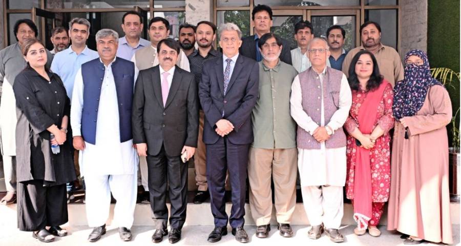 سیکرٹری اطلاعات پنجاب کی جانب سے سابق ڈی جی پی آر غلام صغیر شاہد کے اعزاز میں الوداعی تقریب