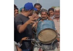 اپنی 12 ایکڑ زمین پر کھڑی فصلیں تباہ کر کے ہڑپہ کو سیلاب سے بچانے والا ’’ہیرو محمد خان‘‘، ویڈیو سوشل میڈیا پر وائرل