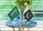 وزیر اعظم شہباز شریف کا فقید المثال استقبال، ریاض میں سبز ہلالی پرچموں کی بہار، مختلف شعبوں میں تعاون پرباضابطہ پیش رفت متوقع