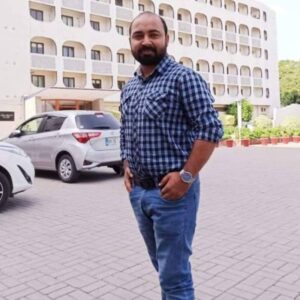 سوالوں کے جواب نہیں دیں گی تو آپ کو میڈیا ٹاک بھی نہیں کرنے دیں گے، صحافی عون شیرازی کی علیمہ خان کو دھمکی