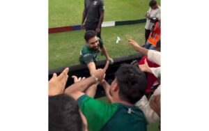 بھارت سے فائنل میں بدلہ لینا ہے اور انہیں چھوڑنا نہیں ہے، کرکٹ فین کا حارث روف سے مطالبہ