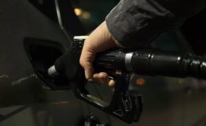 پٹرولیم مصنوعات کی قیمتوں میں کمی