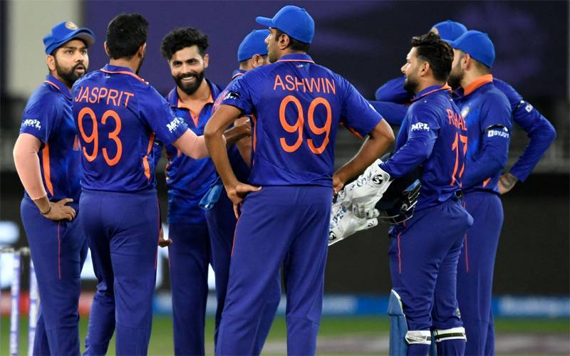 بی جے پی کے دباؤ، بھارتی کرکٹ بورڈ کا مسلم کرکٹرز کے ساتھ ناروا سلوک، شائقین اور صحافی بھی بول پڑے